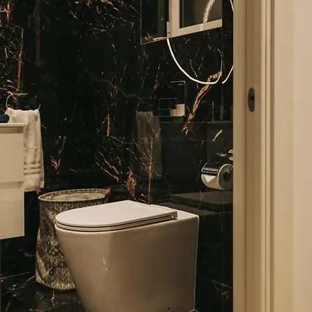 Apartment B5 The Palm Court *