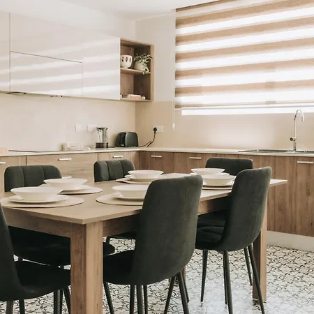 B5 The Palm Court Apartman